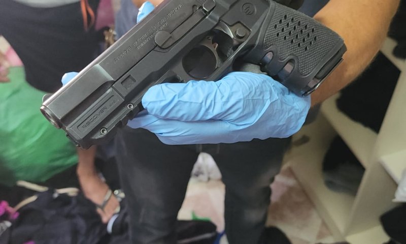 בתוך ארון בגדים של נער: אותר אקדח בשועפט