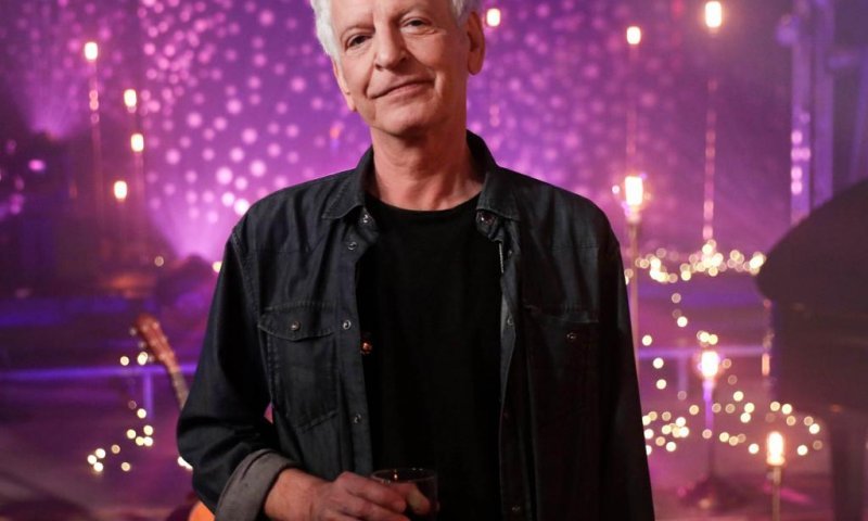 אחרי ההופעות שבוטלו: שלום חנוך חוזר בכל הכח