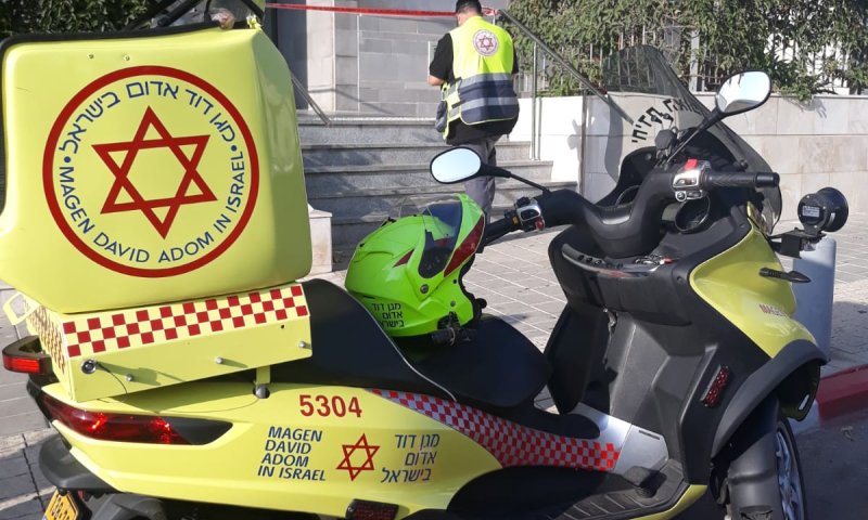 פצוע בינוני באירוע דקירה בתל אביב