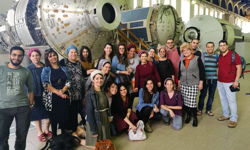 משלחת סטודנטים מהרצוג לסוכנות החלל ברוסיה