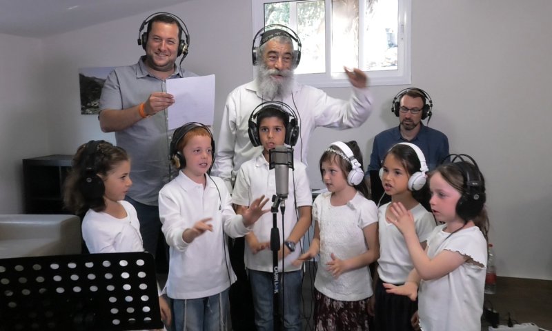 כביש 5: אריאל זילבר ותושבי השומרון בלהיט חדש&bull; צפו