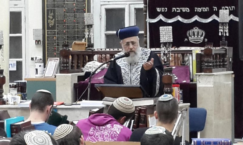 הרב יצחק יוסף: אבא היה קורא מגילה בתל אביב גם בט"ו באדר