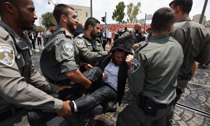 הפגנת החרדים הקיצונים: 19 נעצרו בבני ברק