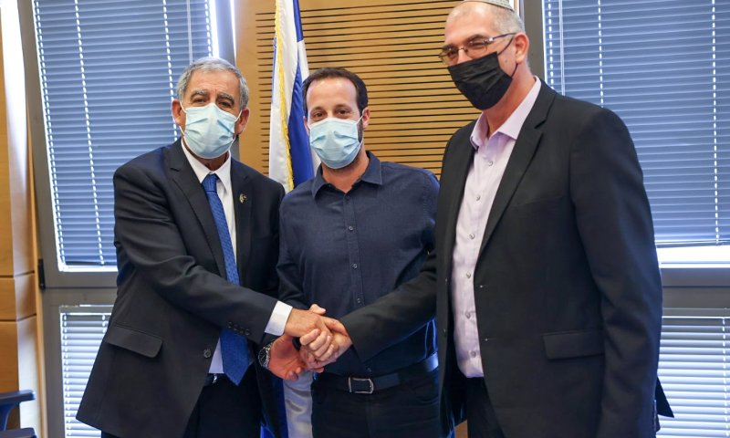 אדוני היו"ר: אלו יושבי ראש הוועדות החדשים בכנסת