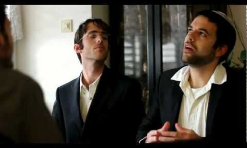 אנדרדוס בקטע חדש:  איך בוחרים חזן לבית הכנסת