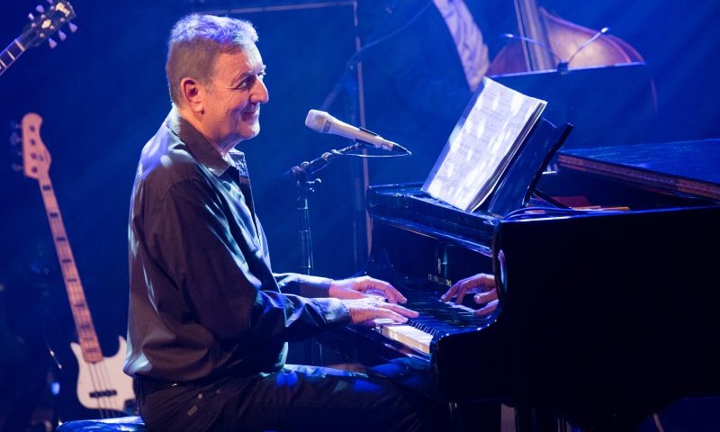 יוני רכטר בשיר חדש: "הרגע שבו אני מנגן"