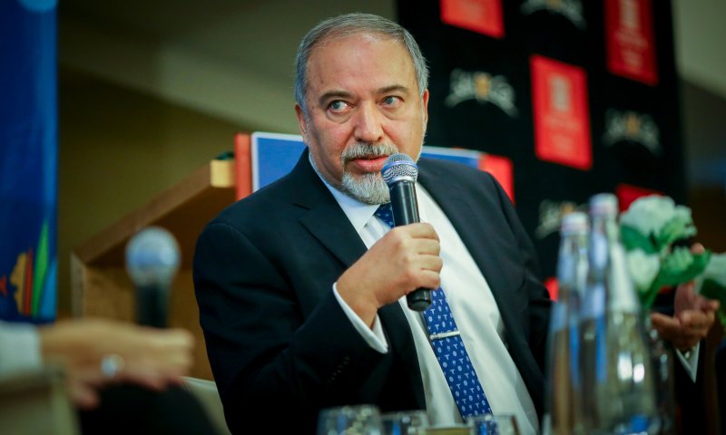 "למה אנחנו צריכים להוציא את הערמונים מהאש?"