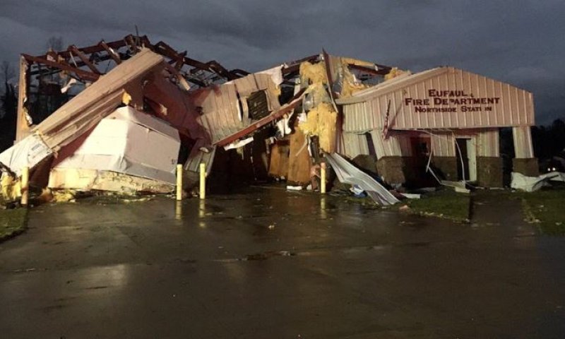 אסון בארה"ב: 23 הרוגים, בהם ילדים, בסופת טורנדו