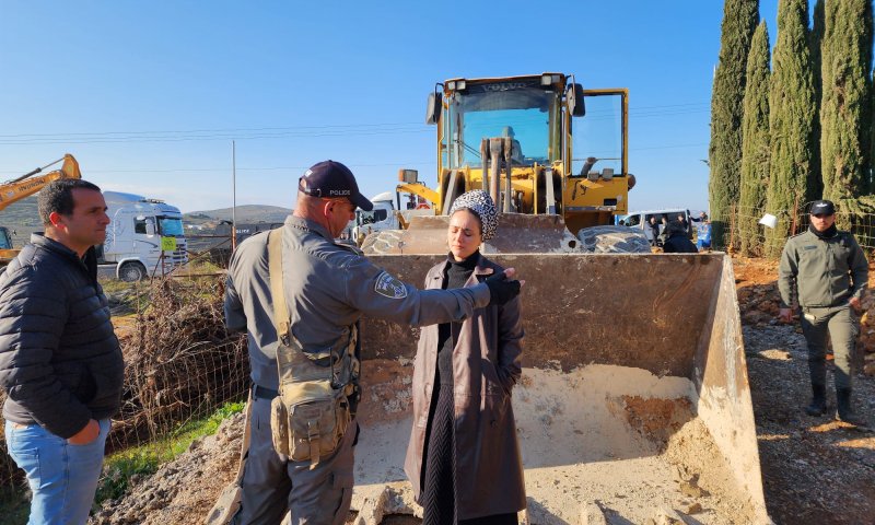 הח"כית טוענת: "שוטר פגע בי מינית במהלך הפינוי"