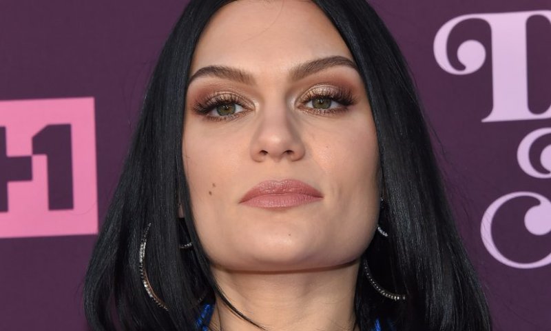 ג'סי ג'יי עברה הפלה ולא יכלה לבטל את ההופעה