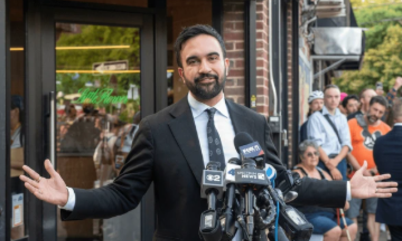 דרמה בניו יורק: משרד המשפטים פתח בחקירה סביב המועמד המוסלמי