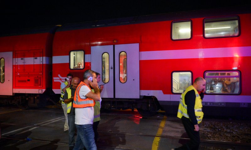 הרכבת חצתה את המכונית לשניים. 2 הרוגים במקום
