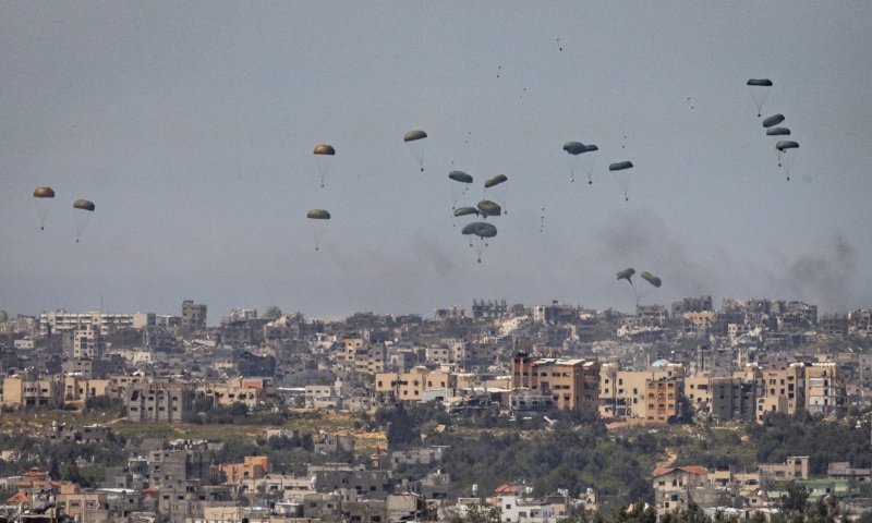 צבא ירדן הודיע: ביצענו 3 הצנחות סיוע ברצועה