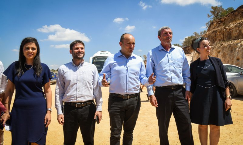 2 שרים בלבד: חלוקת תיקים מורכבת בימינה