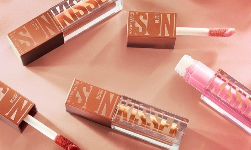 גאוני: מייבלין משיקה סומק ושימר במוצר אחד