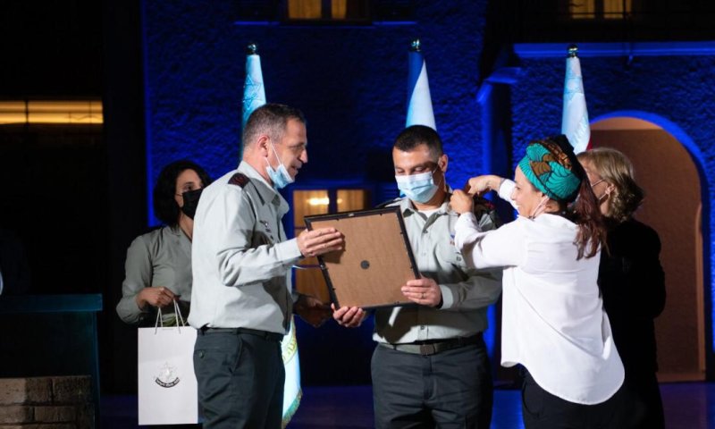 הקצין הסרוג נכנס לתפקידו כראש אכ"א