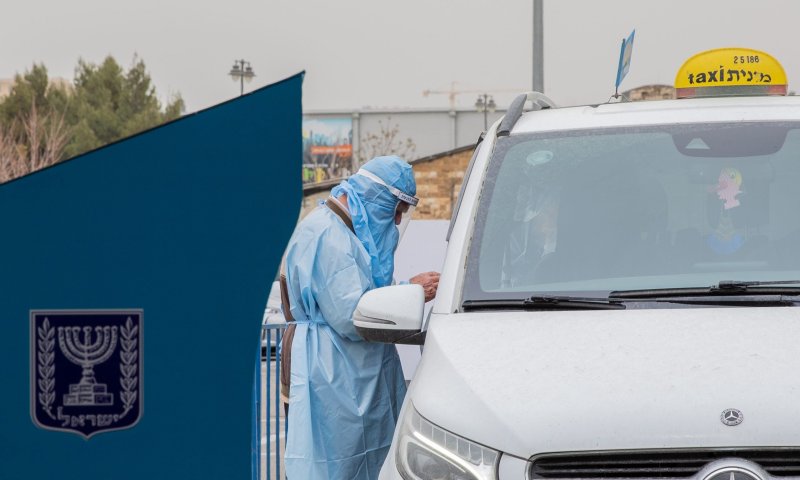 לפני סגירת עמדות הבדיקה: ירידה במניין חולי הקורונה