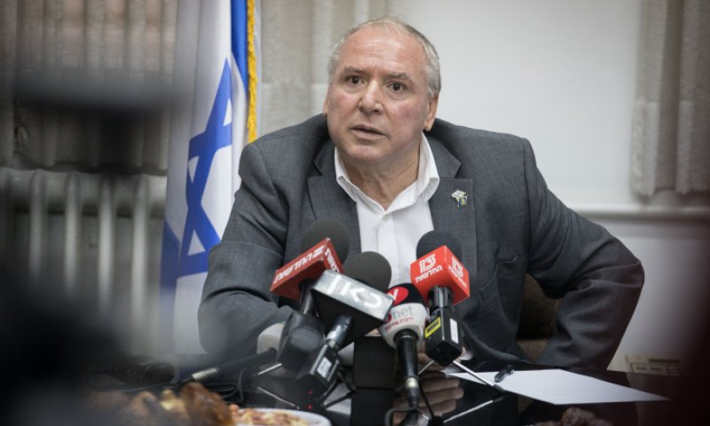 דודי אמסלם מאיים בתביעת דיבה נגד לימור לבנת