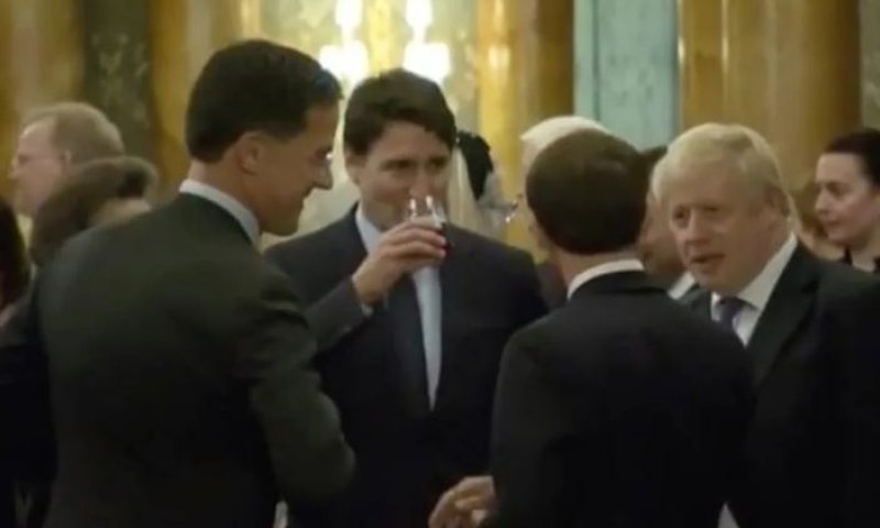 אופס: מנהיגי העולם נתפסו לועגים לטראמפ &bull; צפו