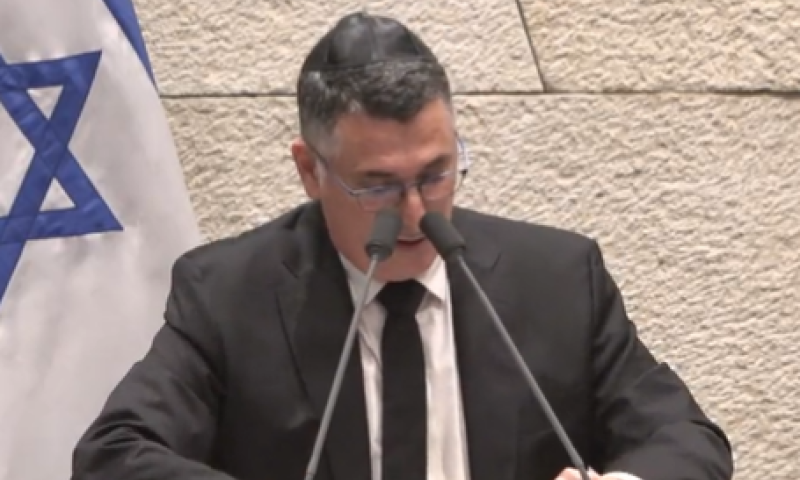 צפו: כך גדעון סער סיים נאום אחרי 4 שעות