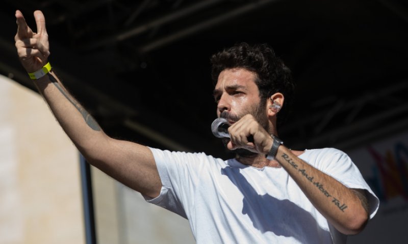 מטורף: טונה ורביד פלוטניק שברו שיא מכירות