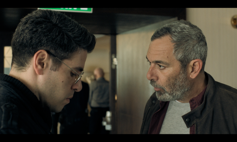 "האיש שרצה לדעת הכל": צפו בהצצה לסדרת המתח החדשה