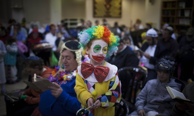 קיצור הלכות פורים לפי מנהגי כל העדות