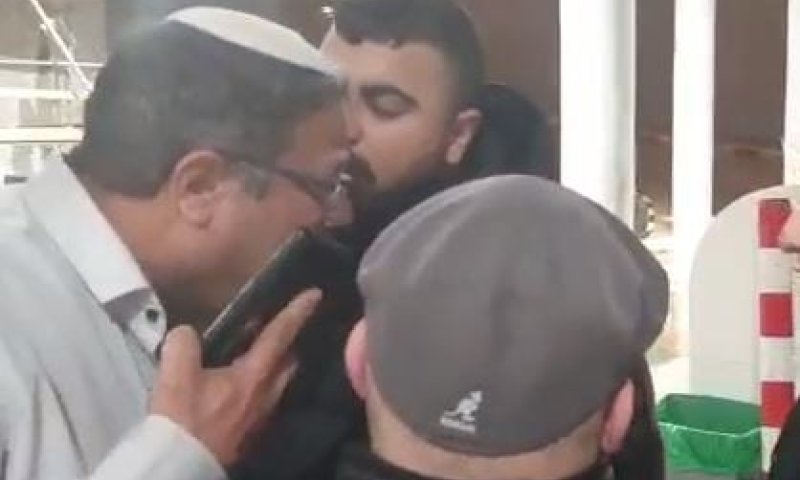 לאחר שליפת הנשק: קצין הכנסת זימן את בן גביר