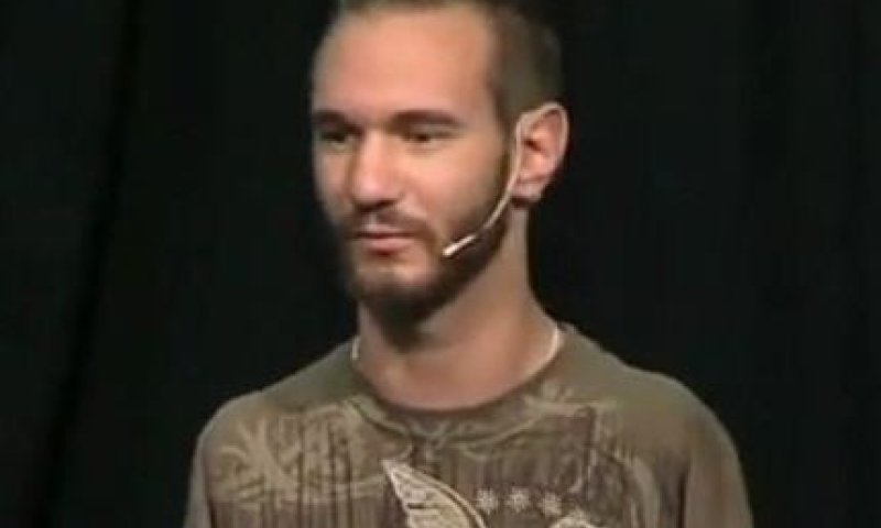 בלי ידיים, בלי רגליים אבל עם הרבה שמחת חיים