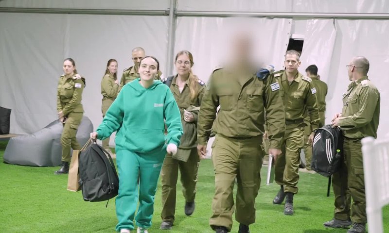 חמאס הודיע: שחרור החטופות יתקיים בשבת כמתוכנן