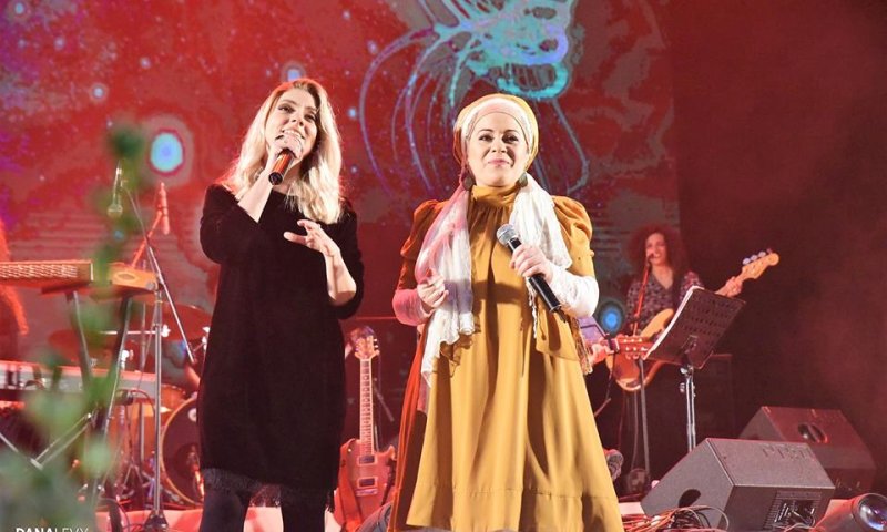 צמחו לשיר: איך זה להופיע מול קהל נשים בלבד?