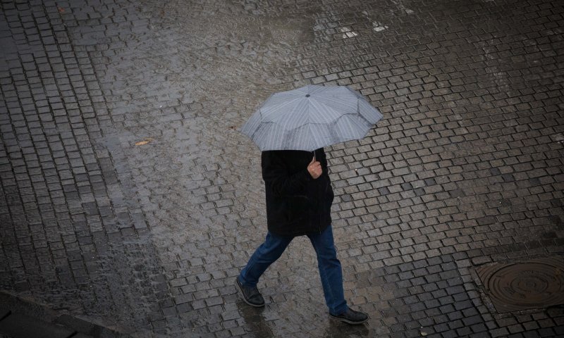 מזג האוויר: ירידה נוספת בטמפרטורות, ייתכן גשם קל