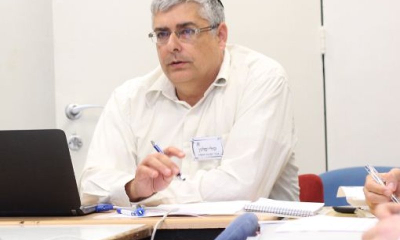 "הרב נריה ירה חיצים ואז סימן את המטרה"