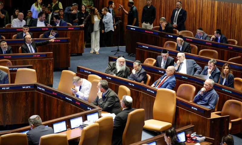 עם 55 חכ"ים בלבד: החוק להגדלת תקציב הביטחון עבר בכנסת