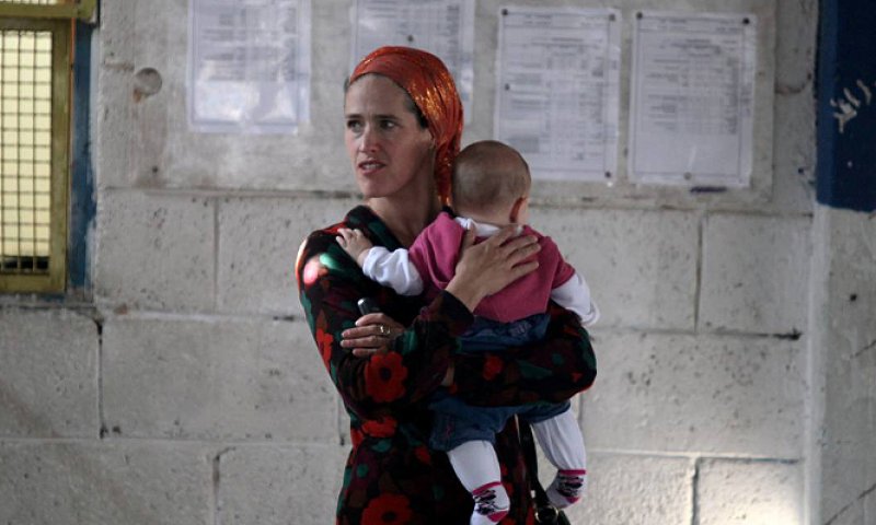 ניצחון לרבקה טייטל: השוטר המטריד יעזוב את המשטרה