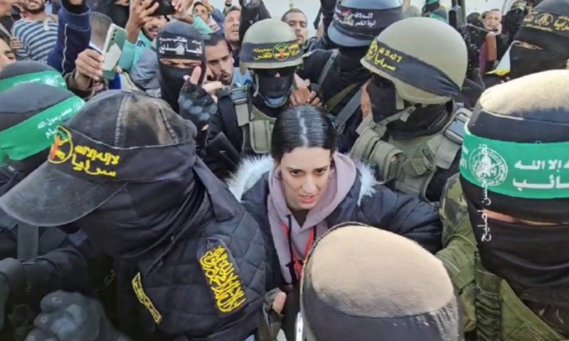 בדרך ללינץ': מפקירים את החטופים בשתיקה מול טירוף השחרורים