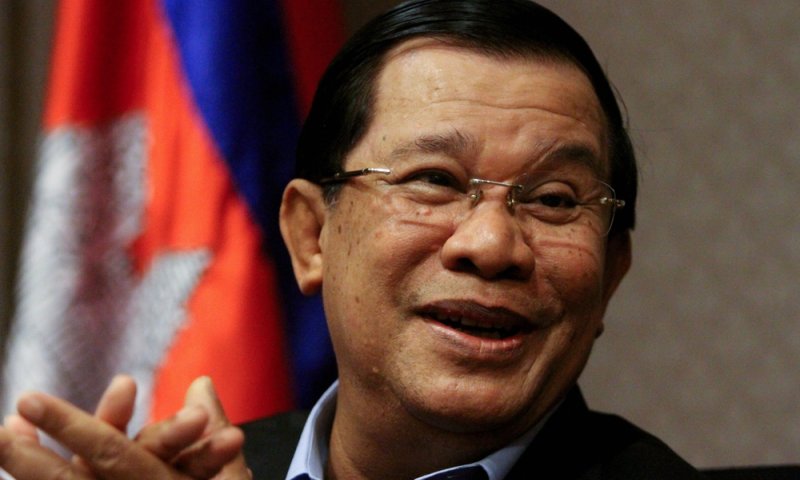 שליט קמבודיה התפטר, בנו קיבל את השליטה במדינה