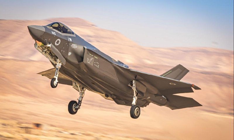 בשיא הכוננות עם איראן: 3 מטוסי F-35 מגיעים לישראל
