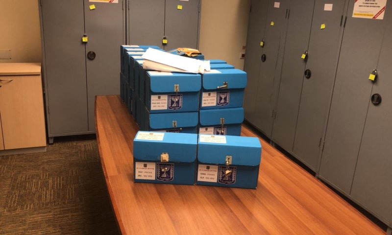 לפני ההצבעה בישראל: הקלפיות מחו"ל הגיעו לארץ