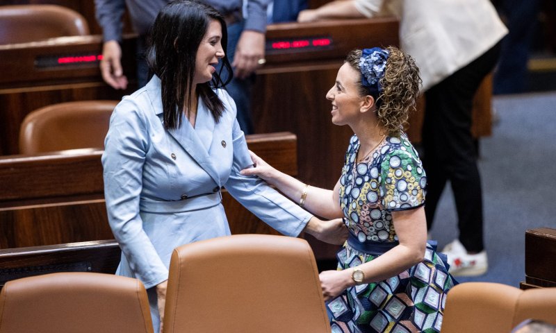 סילמן פונה לאופוזיציה: אשרו קיזוז לשירלי פינטו