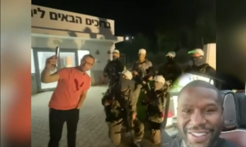 המתאגרף שתמך בישראל בשיחה עם חיילי יחידת יהלום