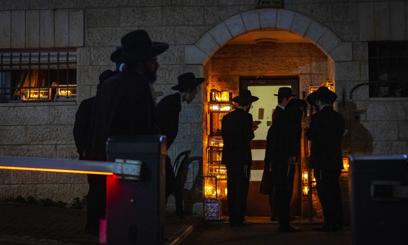 מתחת למגרש הרוסים קבור תמרור אזהרה לכולנו