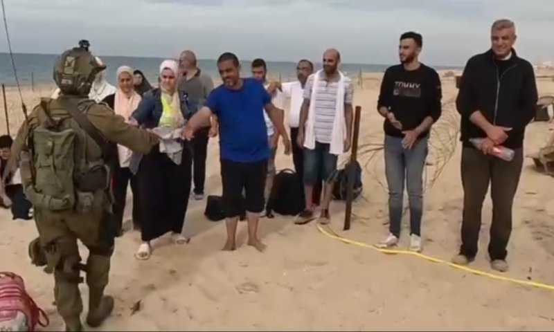 תיעודים מהרצועה: חיילים מטפלים בפליטים עזתים