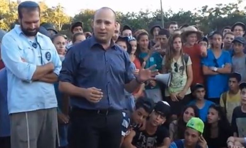 צפו: בנט מפתיע את חניכי בני עקיבא במסע לירושלים