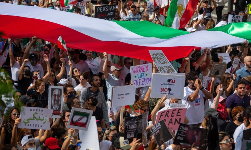 למרות המתיחות &ndash; בכיר איראני טוען: "מתגבשת מסגרת למו"מ"