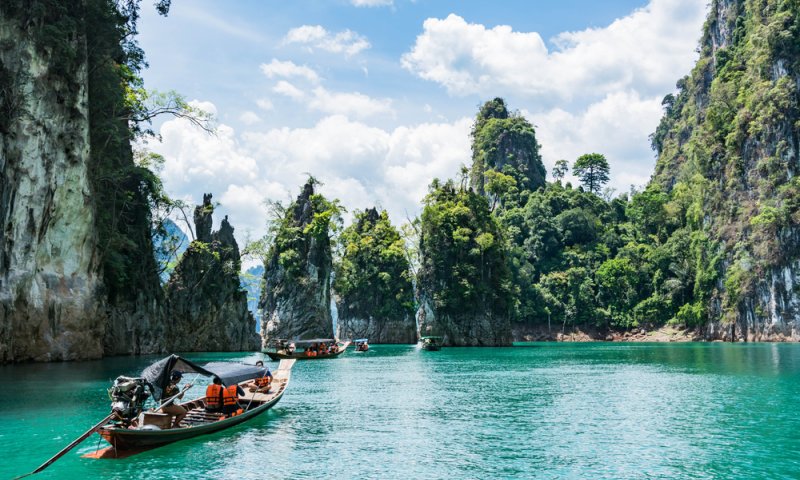 הילד שמת מצריבת מדוזה הובא למנוחות בתאילנד