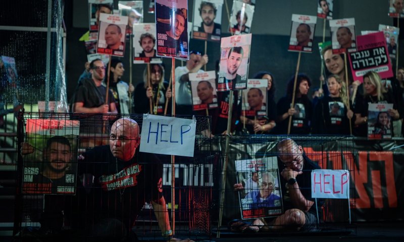 המגעים נמשכים: משלחת ישראלית תצא לקטר וקהיר