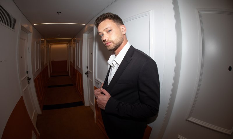 לא רק שחקן ודוגמן | און רפאלי עם טייטל חדש