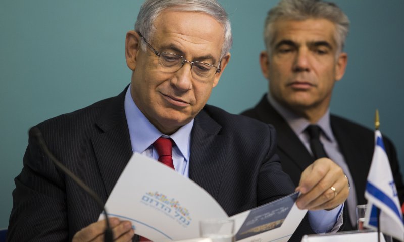 סקר מנדטים: לפיד יכול להקים ממשלה בלי חרדים