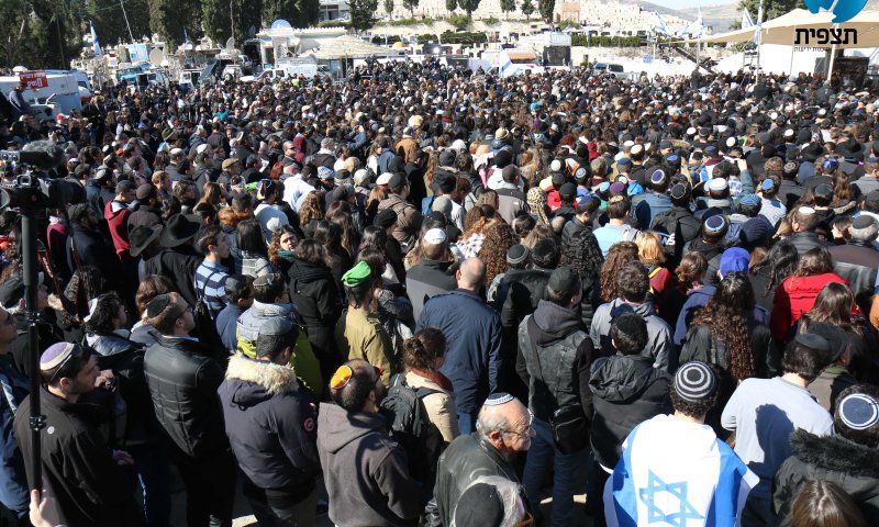 גלרייה: נרצחי הפיגוע בצרפת בדרכם האחרונה